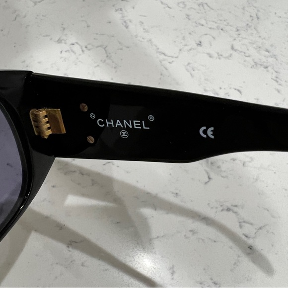 Vintage Chanel Sunglasses - Picture 6 of 6
